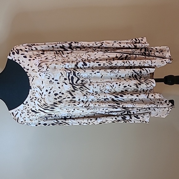 LYSSÉ Animal Print Top, Side Zipper Detail, Lined, Size 2X - Picture 2 of 13